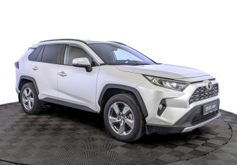 Подержанный автомобиль Toyota RAV4 2021 года (3 фото)