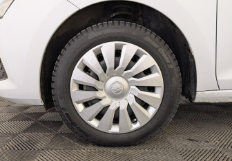 Подержанный автомобиль Skoda Rapid Liftback 2021 года (12 фото)
