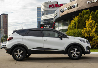 Подержанный автомобиль Renault Kaptur 2020 года (3 фото)