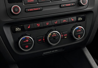 Подержанный автомобиль Volkswagen Jetta Sedan 2013 года (21 фото)