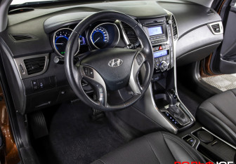 Подержанный автомобиль Hyundai i30 Hatchback 2012 года (27 фото)