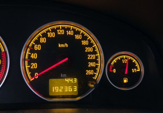 Подержанный автомобиль Opel Vectra Sedan 2004 года (16 фото)