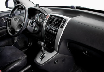 Подержанный автомобиль Hyundai Tucson 2007 года (11 фото)