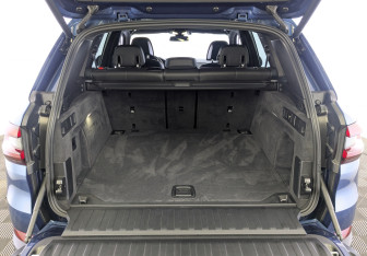 Подержанный автомобиль BMW X5 2019 года (10 фото)