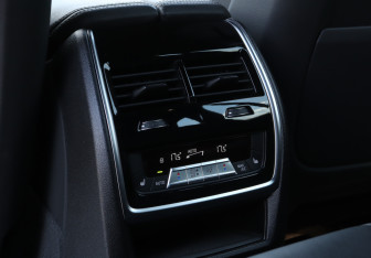 Подержанный автомобиль BMW X5 2020 года (26 фото)
