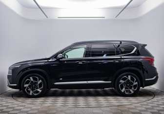 Подержанный автомобиль Hyundai Santa Fe 2022 года (8 фото)