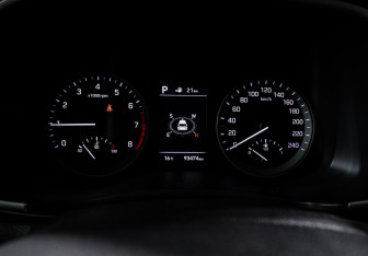 Подержанный автомобиль Hyundai Tucson 2019 года (11 фото)