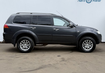 Подержанный автомобиль Mitsubishi Pajero Sport 2013 года (4 фото)