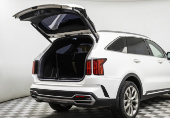 Подержанный автомобиль Kia Sorento 2021 года (22 фото)