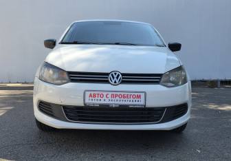Подержанный автомобиль Volkswagen Polo Sedan 2013 года (2 фото)