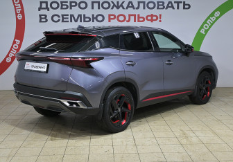 Подержанный автомобиль Omoda C5 2023 года (4 фото)