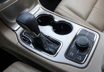 Подержанный автомобиль Jeep Grand Cherokee 2016 года (20 фото)