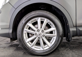 Подержанный автомобиль Nissan Qashqai 2014 года (18 фото)