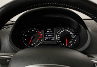 Подержанный автомобиль Audi A3 Hatchback 2013 года (14 фото)