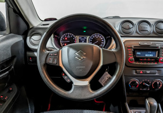 Подержанный автомобиль Suzuki Vitara 2016 года (21 фото)
