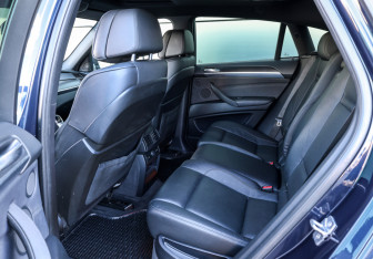 Подержанный автомобиль BMW X6 2010 года (12 фото)