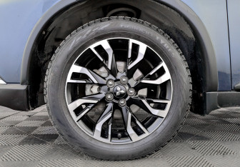 Подержанный автомобиль Mitsubishi Outlander 2021 года (18 фото)