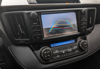 Подержанный автомобиль Toyota RAV4 2017 года (28 фото)