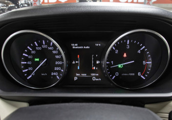 Подержанный автомобиль Land Rover Range Rover Sport 2013 года (13 фото)