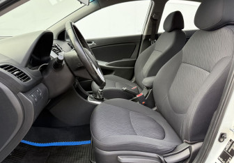 Подержанный автомобиль Hyundai Solaris Sedan 2012 года (10 фото)