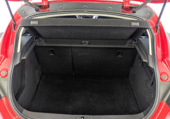 Подержанный автомобиль Opel Astra Hatchback 2012 года (10 фото)