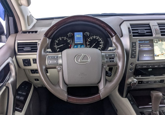Подержанный автомобиль Lexus GX 2018 года (22 фото)