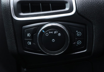 Подержанный автомобиль Ford Focus Hatchback 2011 года (14 фото)
