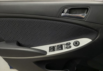 Подержанный автомобиль Hyundai Solaris Sedan 2013 года (15 фото)