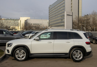 Подержанный автомобиль Mercedes-Benz GLB 2020 года (6 фото)