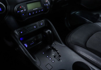 Подержанный автомобиль Hyundai ix35 2015 года (12 фото)