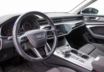 Подержанный автомобиль Audi A6 Sedan 2023 года (9 фото)