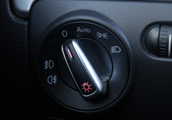 Подержанный автомобиль Volkswagen Golf Hatchback 2011 года (14 фото)