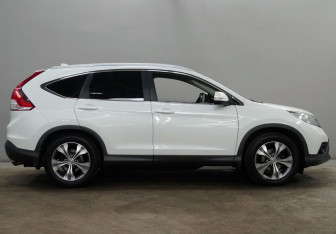 Подержанный автомобиль Honda CR-V 2013 года (4 фото)