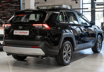 Новый Toyota RAV4 2025 (5 фото)