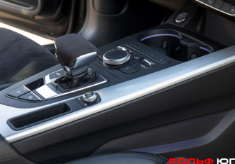 Подержанный автомобиль Audi A5 Liftback 2017 года (11 фото)