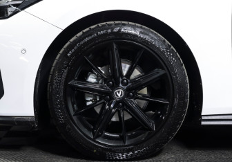 Подержанный автомобиль Changan UNI-V 2023 года (28 фото)