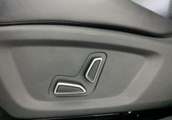 Подержанный автомобиль Changan UNI-V 2023 года (23 фото)