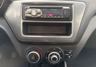 Подержанный автомобиль Kia Rio Hatchback 2012 года (14 фото)