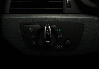 Подержанный автомобиль Audi A4 Sedan 2016 года (9 фото)