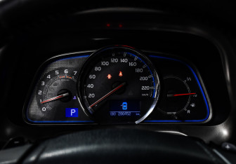 Подержанный автомобиль Toyota RAV4 2013 года (10 фото)