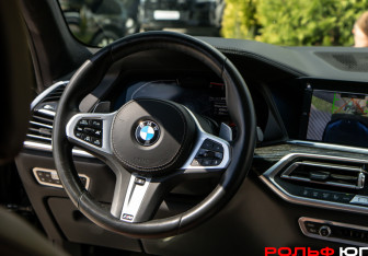 Подержанный автомобиль BMW X7 2019 года (13 фото)