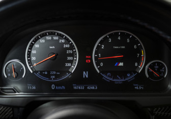 Подержанный автомобиль BMW X5 M 2016 года (12 фото)