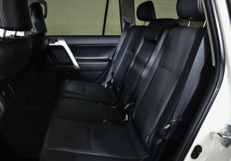 Подержанный автомобиль Toyota Land Cruiser Prado 2020 года (16 фото)