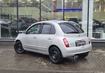 Подержанный автомобиль Nissan Micra Hatchback 2010 года (6 фото)