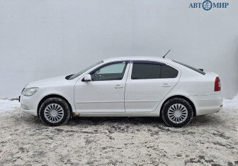 Подержанный автомобиль Skoda Octavia Liftback 2012 года (5 фото)