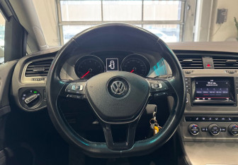 Подержанный автомобиль Volkswagen Golf Hatchback 2014 года (14 фото)
