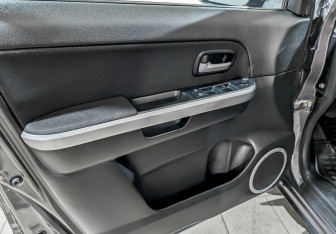 Подержанный автомобиль Suzuki Grand Vitara 2008 года (19 фото)