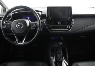 Подержанный автомобиль Toyota Corolla Sedan 2019 года (7 фото)