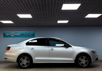 Подержанный автомобиль Volkswagen Jetta Sedan 2013 года (4 фото)