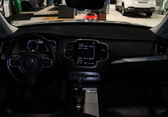 Подержанный автомобиль Volvo XC90 2019 года (22 фото)